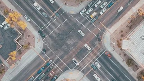 拯救“电动爹”？大厂押注无线充电路面