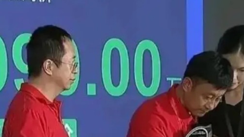 990万卖掉迈巴赫也挽救不了巨亏的360