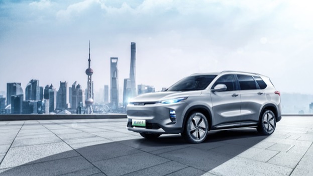 上汽大通EUNIQ品牌亮相 首款SUV下月上市订车送车牌