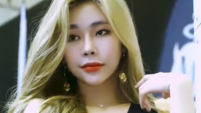 仙气十足的美女车模，一出场就成为焦点！
