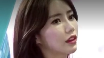  带你近距离看美女车模 