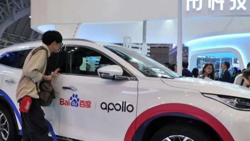 每年砸200亿造车，压得百度喘不过气来