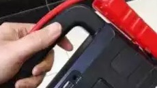 汽车电瓶突然没电？教你一招1秒启动