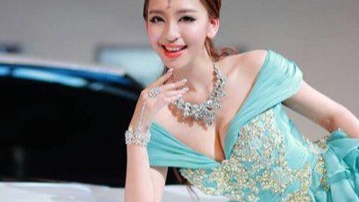 兽兽之后第一性感车模 19岁车模曹阳敢拍全裸写真