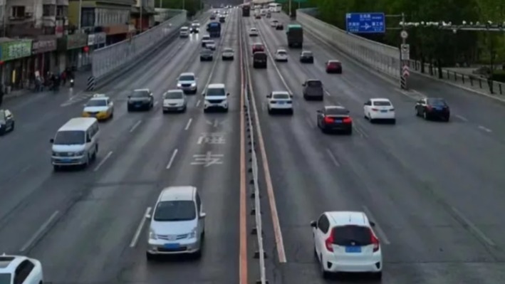 “猛加油”和“慢起步”，哪种起步方式更好？