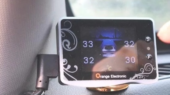 很多朋友可能会认为胎压高容易爆胎，我跟你讲错了，胎压它可以高到你觉得害怕了，它都没事。