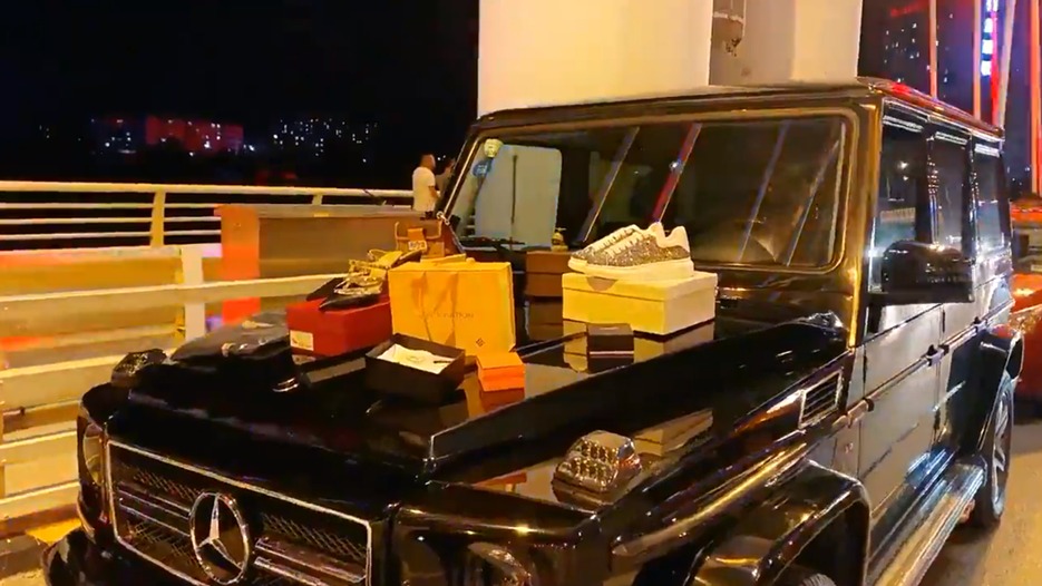 穷人赖以生存的方式成了富人饭后的娱乐消遣，这叫摆车摊？