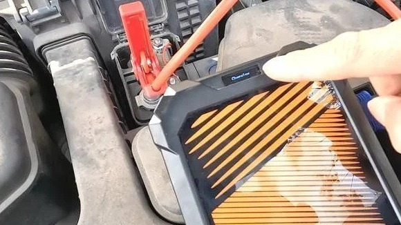 停车为何要车头朝外？只因车头朝外好处太多了，你平时都是怎么停