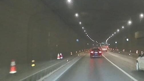 隧道的灯光为何都不亮，真的是为了省电吗？喵哥告诉你根本原因