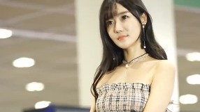 韩国顶尖车模女神，逆天的大长腿真是让人看得羡慕不已