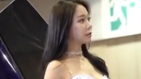  车展性感美女模特  