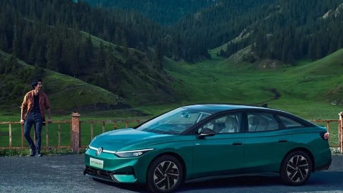 “ID迈腾”，合资纯电选ID.7 VIZZION还是焕新版 Model 3？