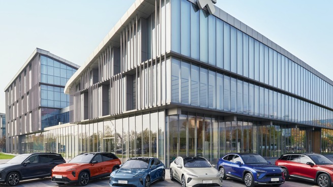 交付量要“回血”，产品要升级，蔚来进击的2023