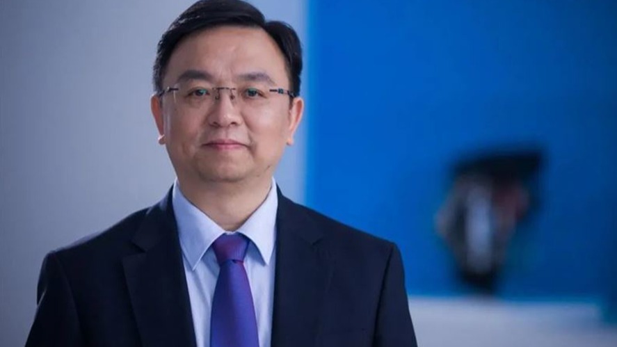 赢麻了的王传福：一个让马斯克感到压力的男人|十大汽车人物