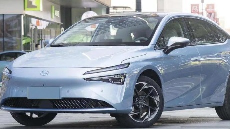 15万+预算选购智能用车，AION S MAX与小鹏P5谁更