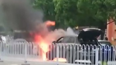 每日车事：网友爆料理想one增程器自燃 李想头大了！