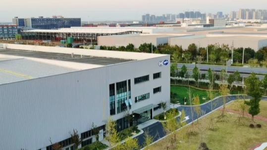 敏实与海拉合资公司第二工厂投产，初期年产约300万件