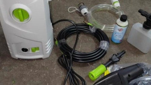 你还在外面洗车吗？自己洗车很简单……一年让你省800元！