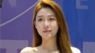 广州气质美女车模让人心动