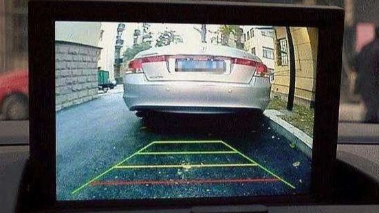 倒车影像到底应该怎么看？老司机教你一句“口诀”，照着倒就对了