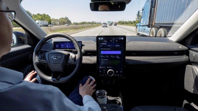 福特发布三季度报：L4盈利尚远 转向L2+