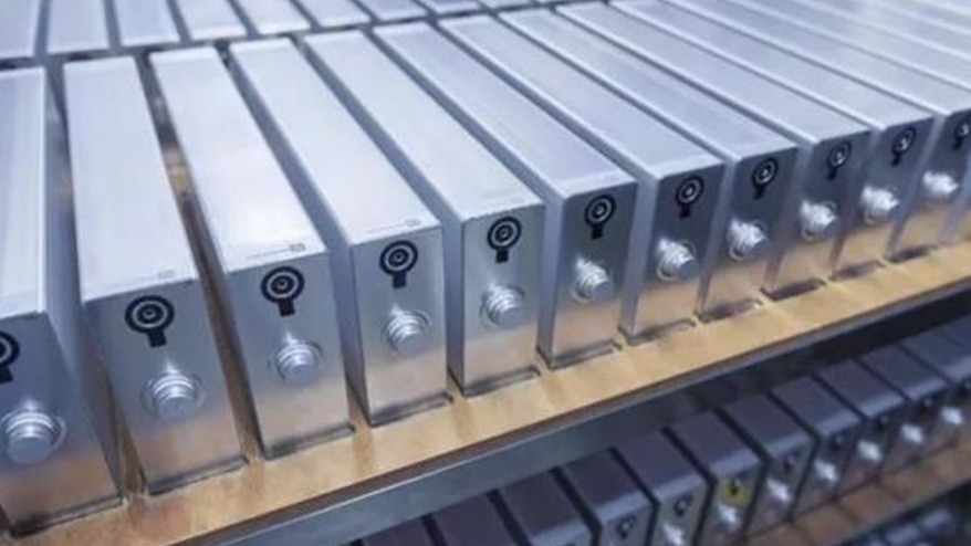 磷酸铁锂与三元锂谁更爱“发火” 结局反转出人意料