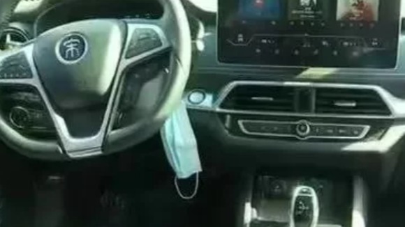 又一起！SUV定速巡航疑失灵，高速狂奔500余公里后“油尽车停”