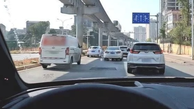 打算买电车的朋友，先听喵哥一句劝，没这四个条件别找罪受