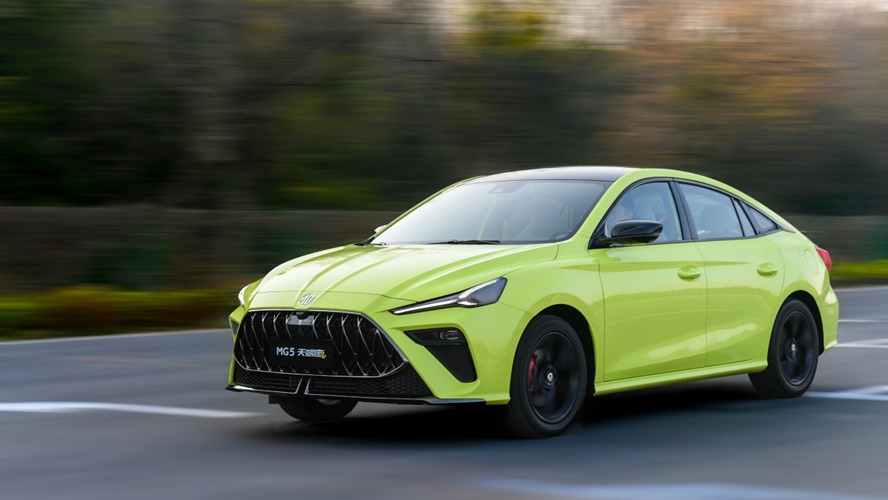 6.9秒破百、双边真四出尾排 MG5天蝎座预售，顶配才11.
