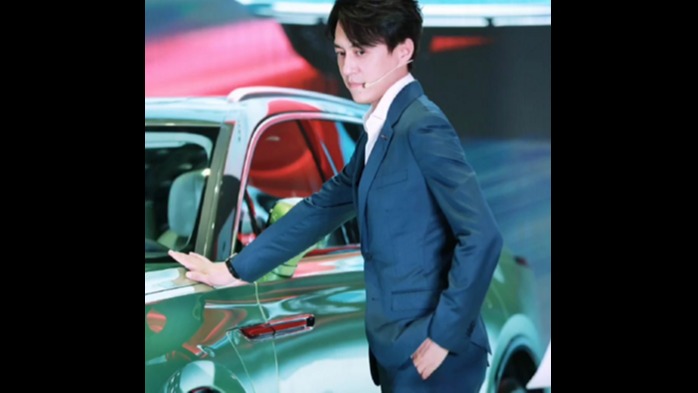 这老干部车没钱还真开不起