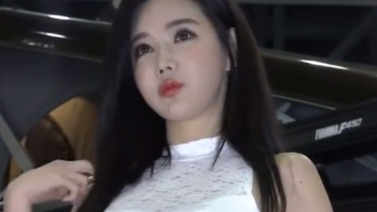 车展上的韩国车模，车模界的颜值担当！