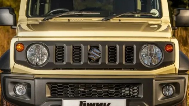 去年加价排队，今年降价甩卖，车主半年亏出10万块