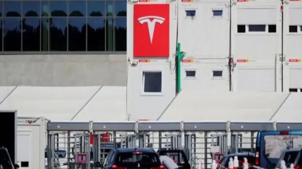 “压力山大”的特斯拉，剩下6个月要交93万辆车