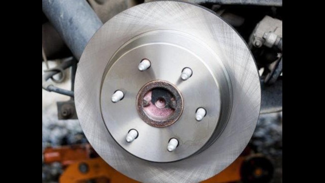 高温天气，刹车片冒烟了怎么办?