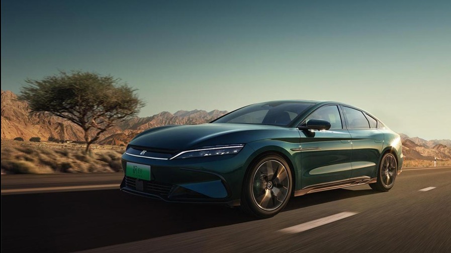 新能源赛道攻守：福特、奔驰等裁员瘦身，特斯拉、比亚迪疯狂扩张