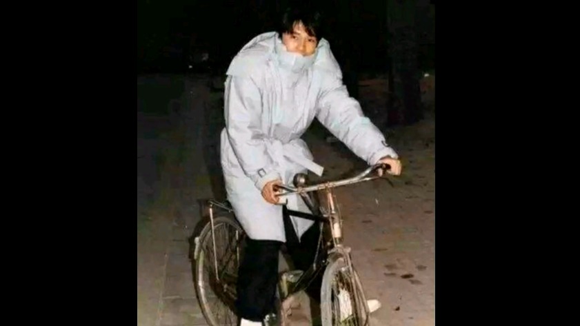 买它图个啥？谁说身价几十亿的周星驰只骑自行车