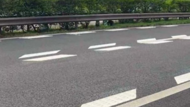 高速上碰到“鱼骨线”怎么走?千万别勇往直前，否则一天扣光12