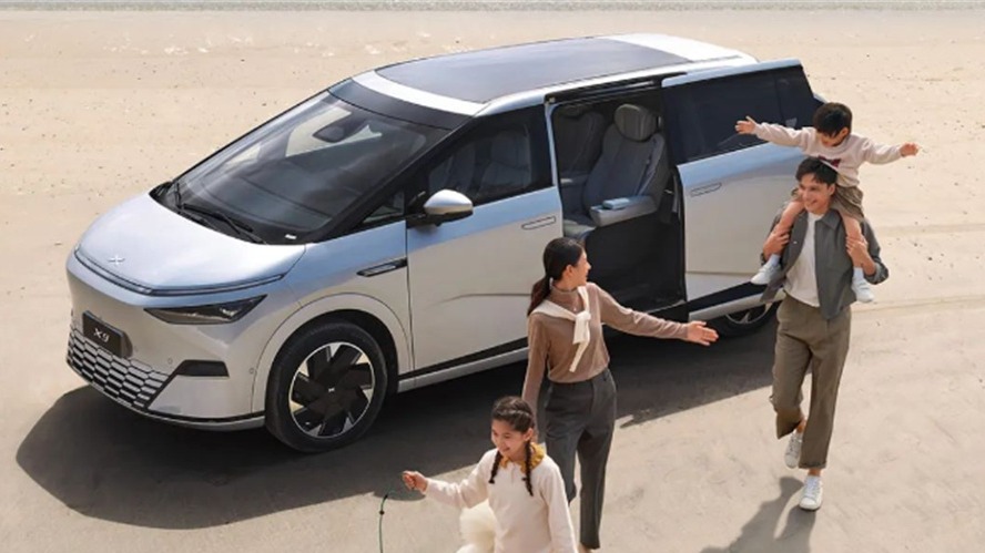 毛利率飙升，小鹏汽车选择了与理想不同的打法