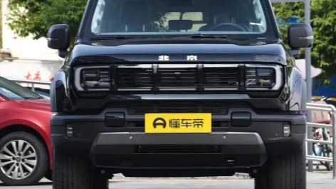 22万预算想买硬派SUV，全新BJ40城市猎人版 VS 坦克300，怎么选？