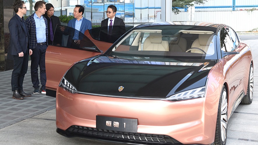 车辆、电池一手抓，鸡血式标语再现 恒大汽车逃离至暗时刻？