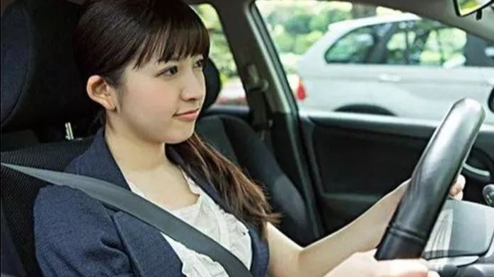  汽车打火时到底踩不踩离合？老司机：怪不得我发动机总大修，太