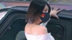 韩国顶级车模大显身材