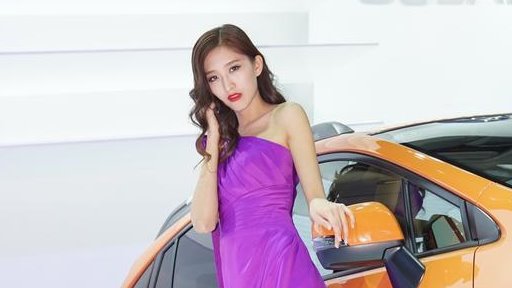 潮州首席车模吴敏，外号“小李嘉欣”，风姿绰约，柔美动人