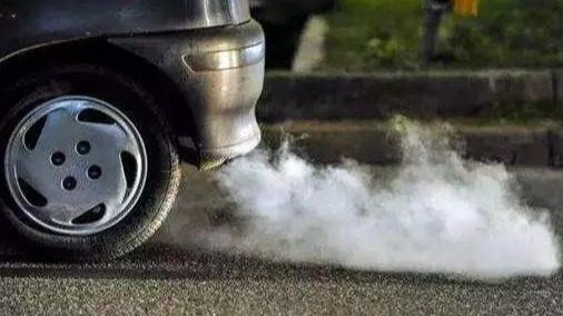 汽车排气管“放炮”是怎么回事？