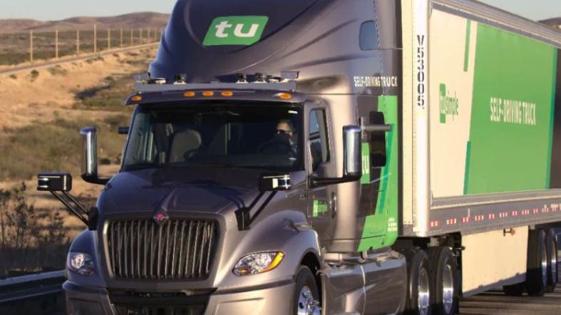 自动驾驶卡车专用域控制器来了，年底正式量产