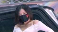 韩国顶级车模大显身材