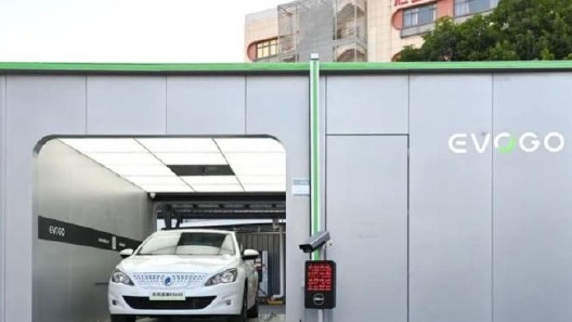 充换电两手抓 新能源车补能大战升级