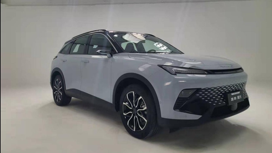 抢电动车饭碗，智能、科幻它都要 实拍北京汽车魔方