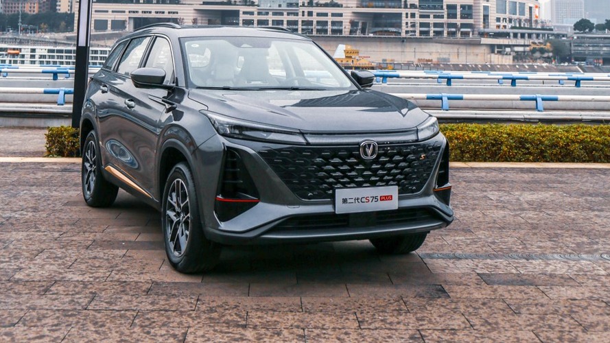 一辆车有两副面孔 第二代CS75 PLUS诠释“新科技智慧美