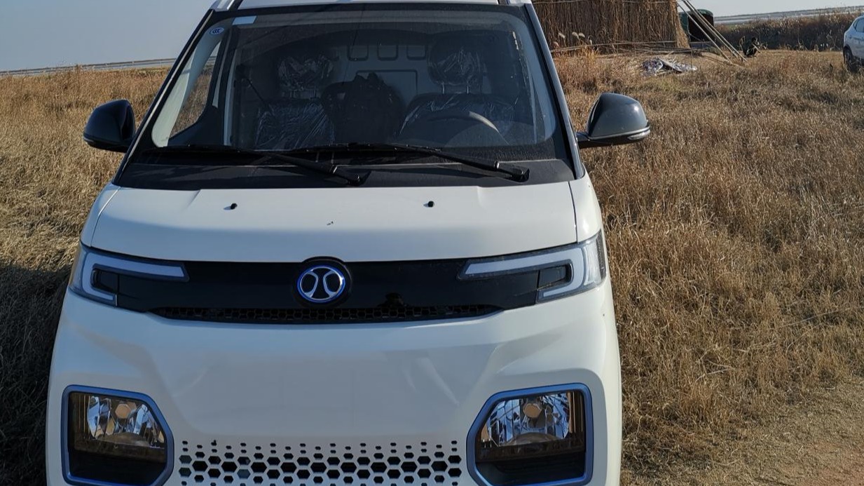 开北汽EV5邂逅鄱阳湖平原 不耽误装货的一辆房车